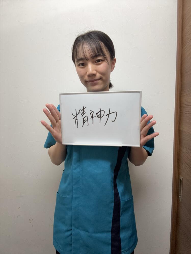 2024年入社　鈴木柚葉先生