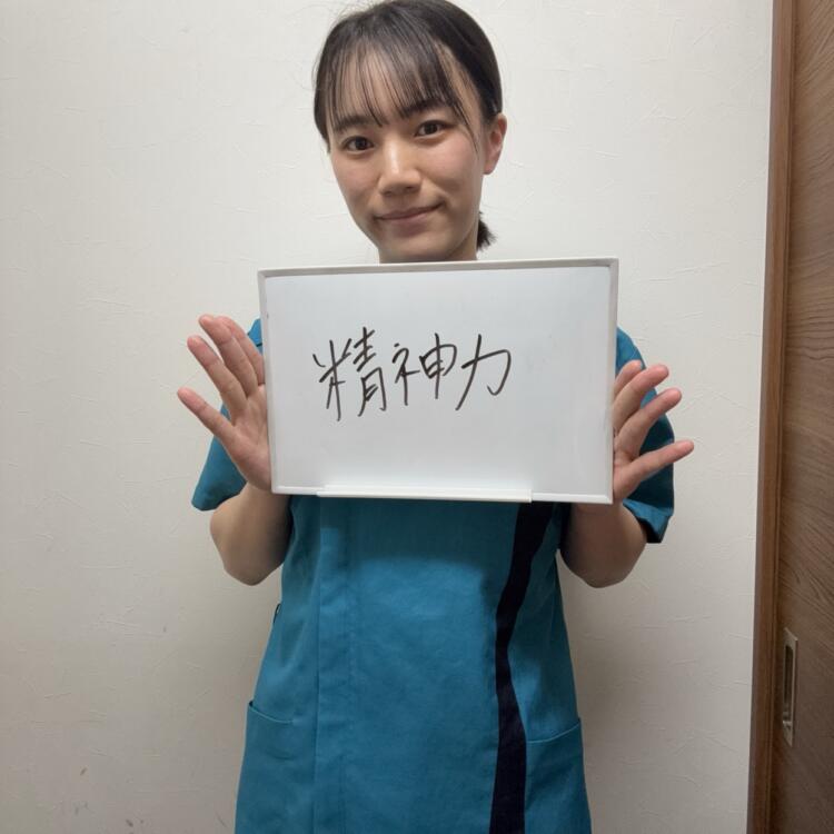 2024年入社　鈴木柚葉先生
